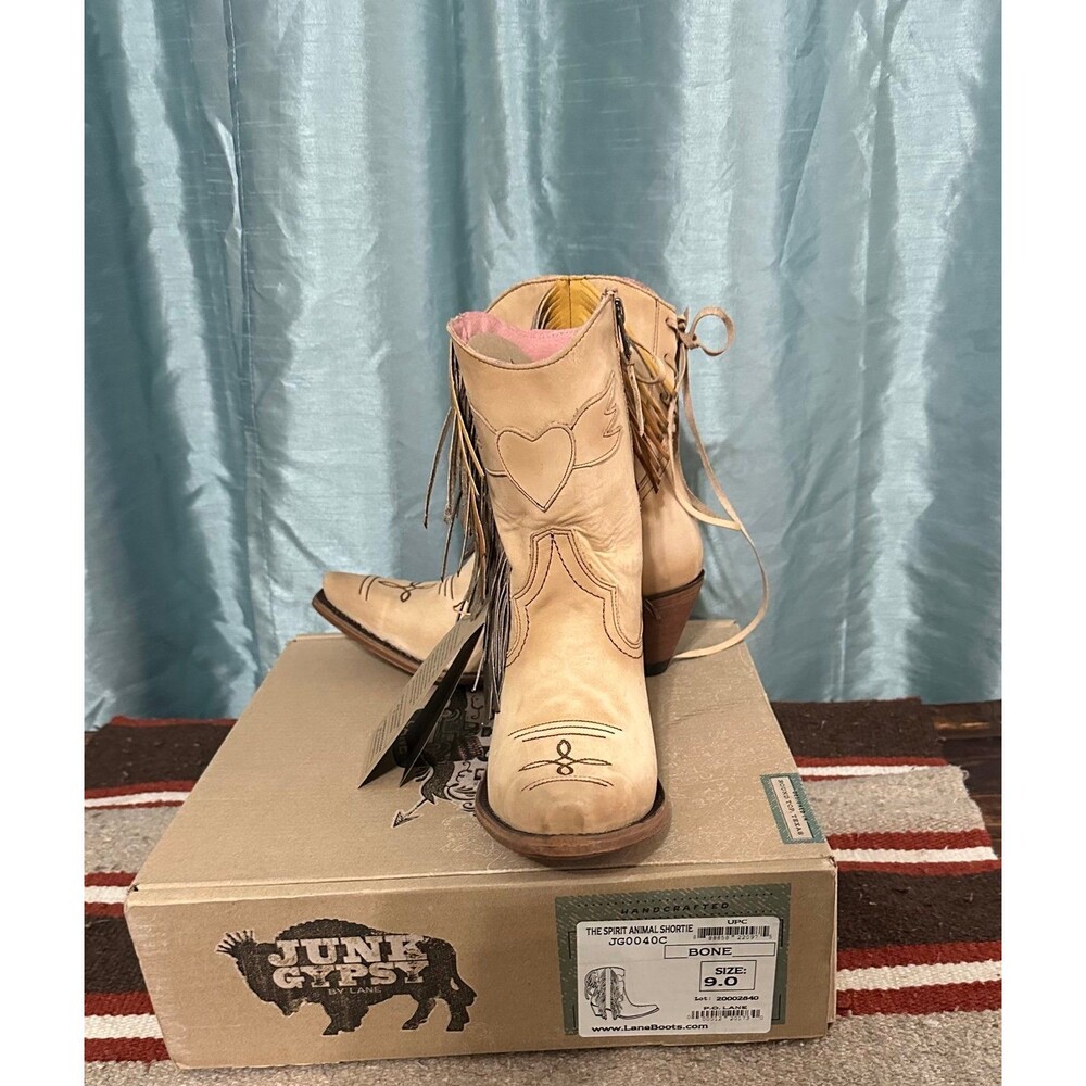 New Rare Junk Gypsy (Lane Boots) Spirit Animal Shortie in a box size 9